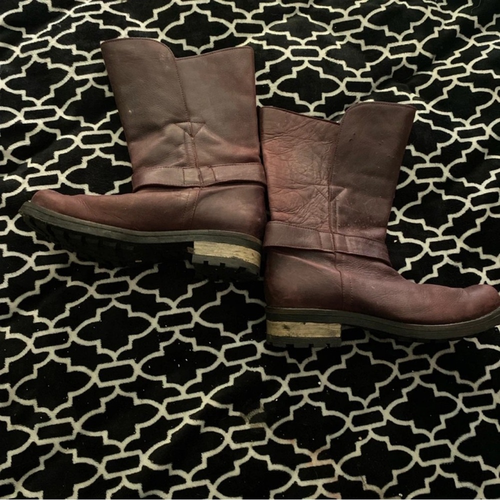 Elegant Brown Heeled Boots for Women